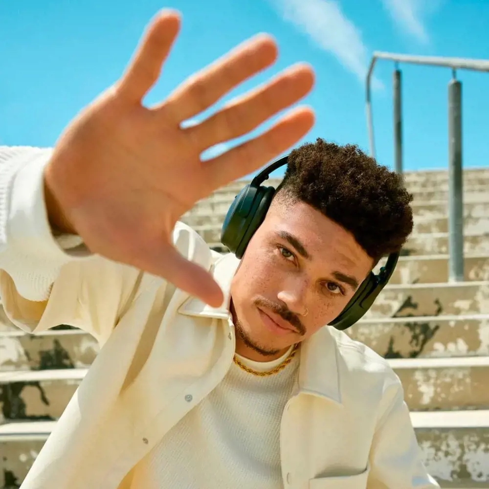 "Bose" belaidės ausinės "QuietComfort", juodos spalvos