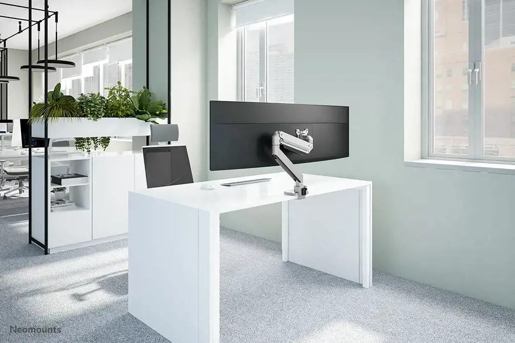 "Neomounts by Newstar" Pasirinkite "Neomounts" monitoriaus laikiklis ant stalo lenktiems ekranams, prispaudžiamas/prisukamas, 18 kg, 25,4 cm (10"), 124,5 cm (49"), 100 x 100 mm, sidabrinis