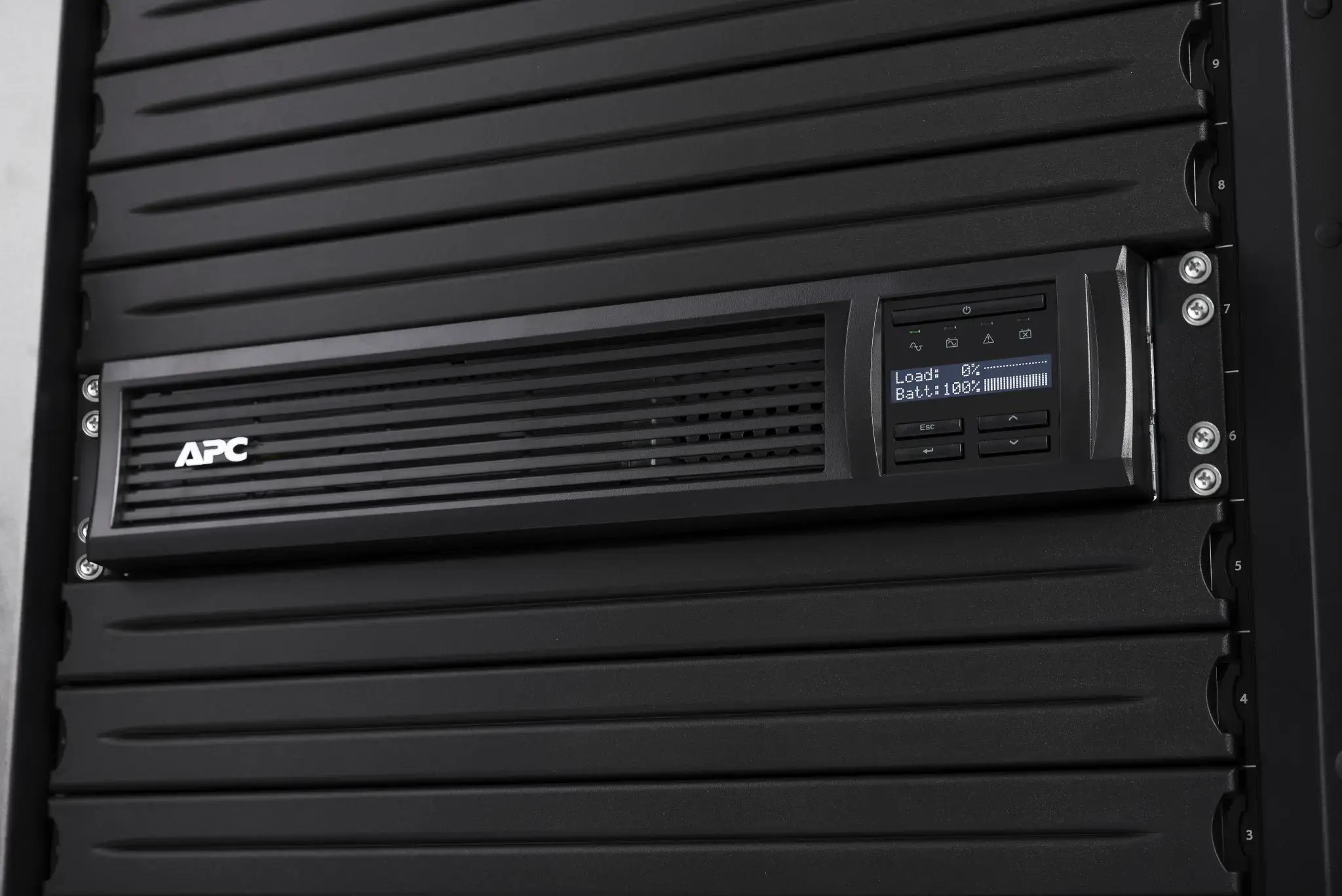 APC SmartConnect UPS SMT 2200 VA Rack