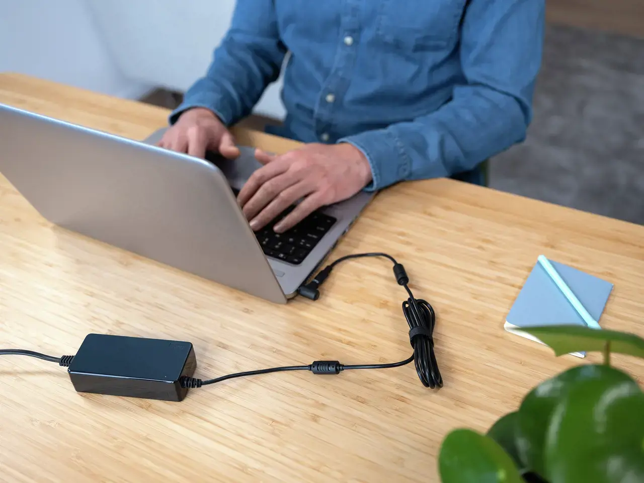 "Trust Primo", nešiojamasis kompiuteris, vidinis, 100-240 V, 50/60 Hz, 70 W, 19 V