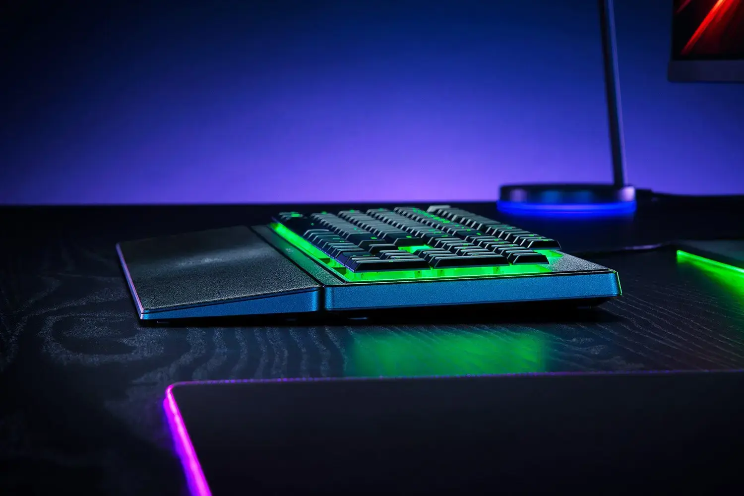 "Razer" žaidimų klaviatūra "Ornata V3 X" RGB LED apšvietimas, NORD, laidinė, juoda, tyli membrana, skaitmeninė klaviatūra