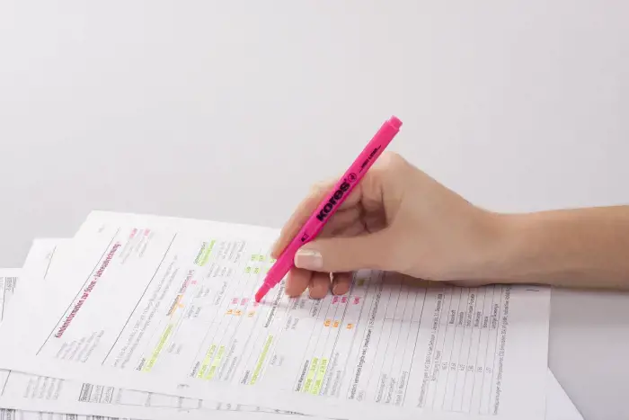 Teksto žymeklis KORES HIGH LINER FINE 4 spalvų rinkinys