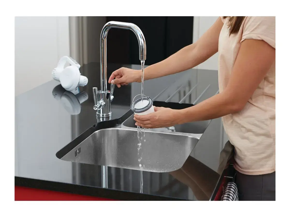 "Black &amp; Decker" PV1820L rankinis dulkių siurblys "Chrome" be maišelio