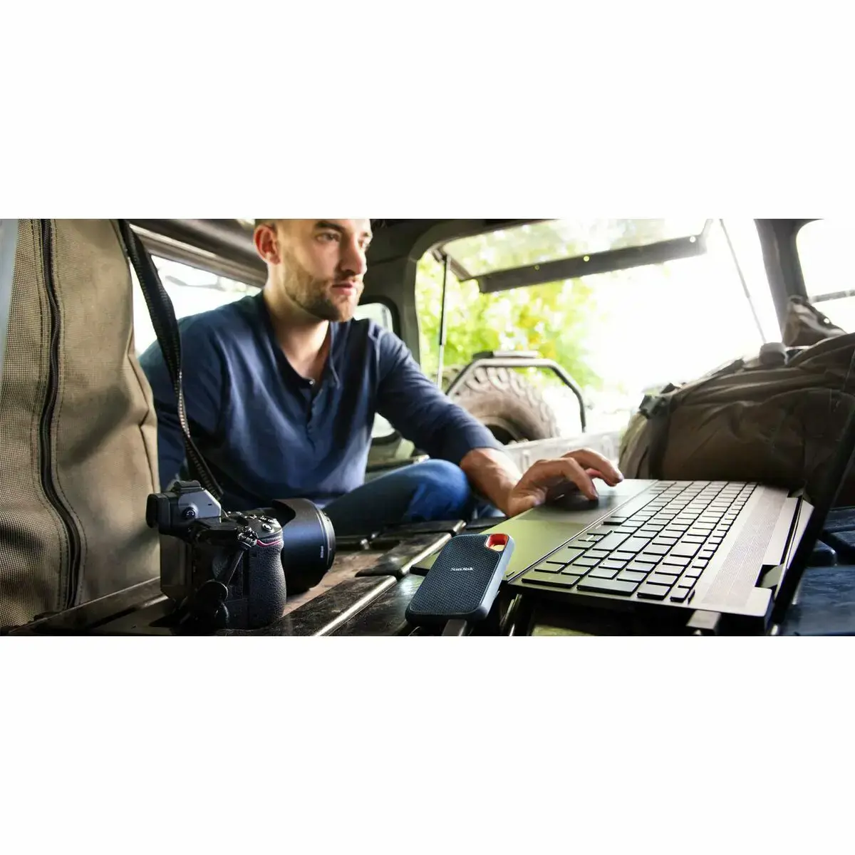 SANDISK Extreme 4 TB nešiojamasis SSD diskas iki 1050 MB/s skaitymo ir 1000 MB/s rašymo sparta USB 3.2 Gen 2 metrų apsauga nuo kritimo iš 2 metrų aukščio ir IP55