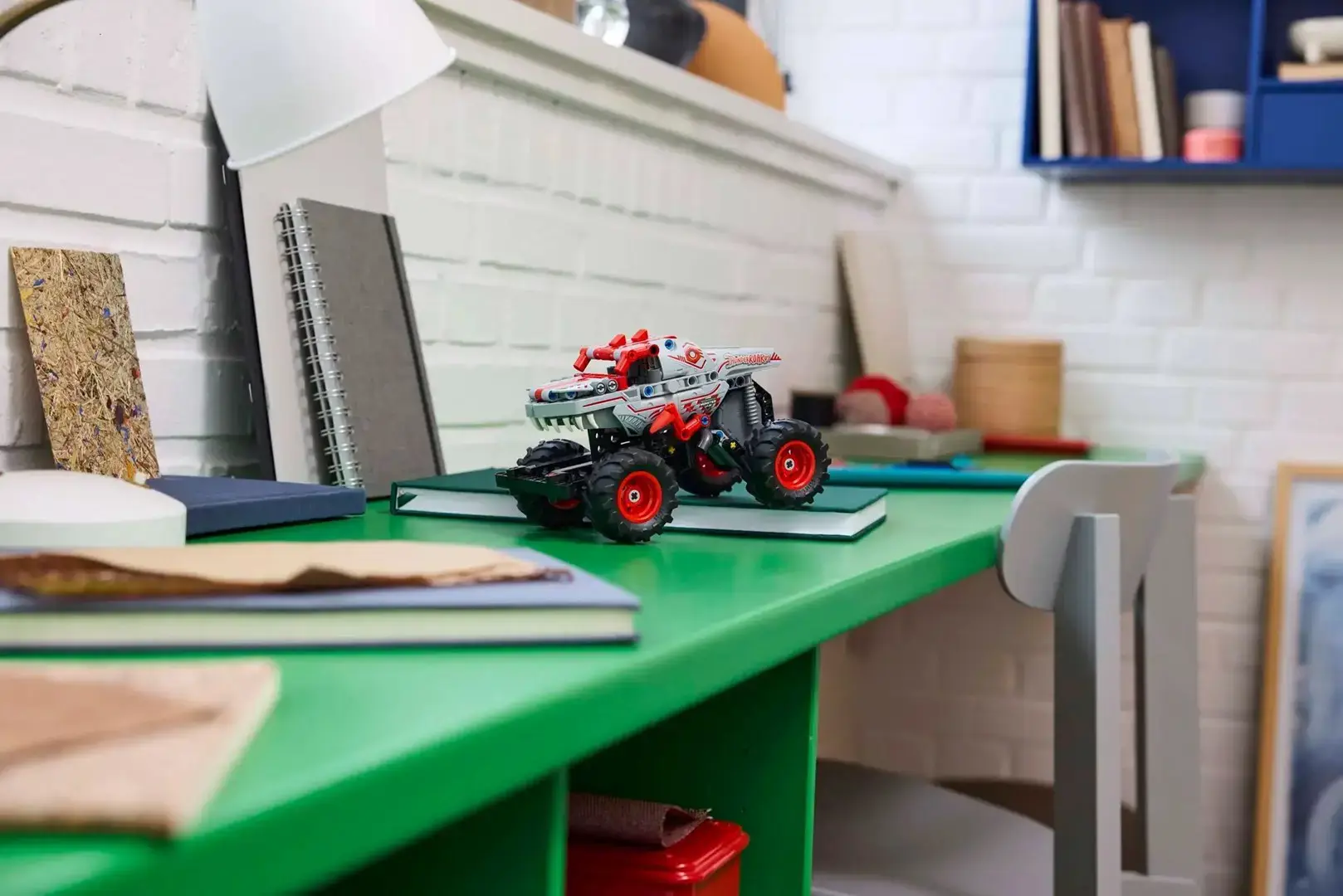 LEGO TECHNIC 42200 Monster Jam™ ThunderROARus™ with pull-back drive