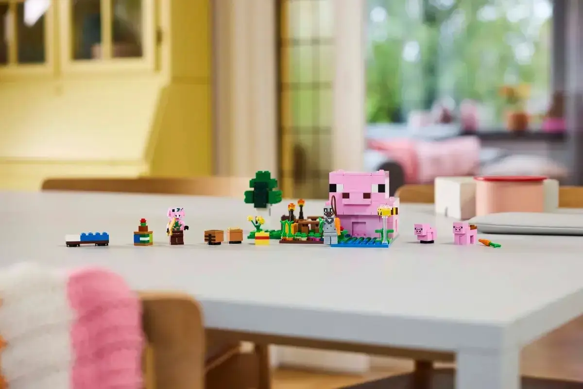 LEGO MINECRAFT 21268 The Baby Pig House