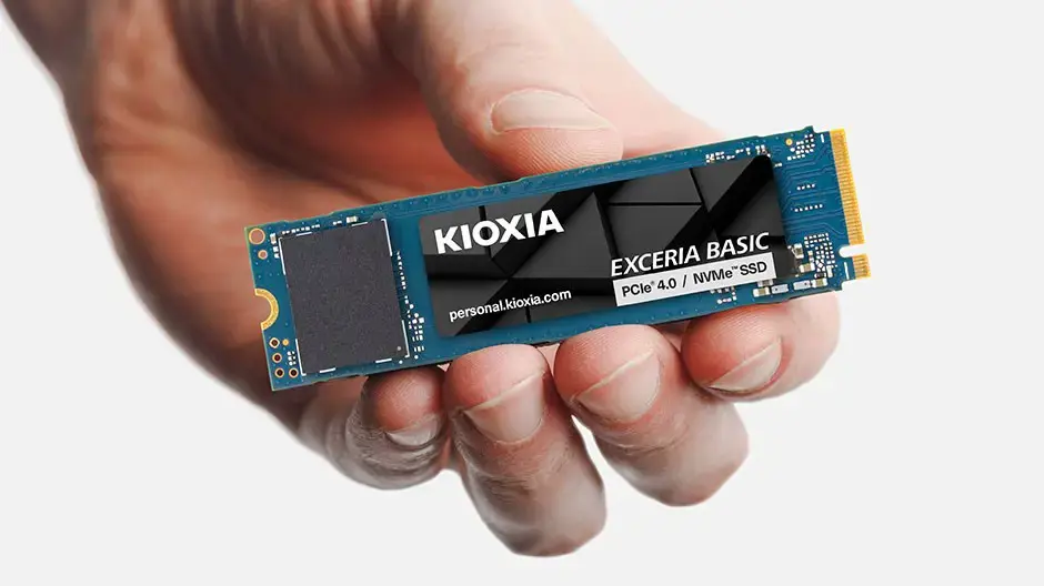Kioxia LSF10Z002TG8 internal solid state drive 2 TB M.2 PCI Express 4.0 NVMe QLC