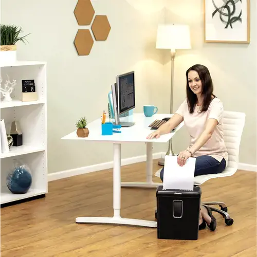 "Fellowes Powershred P-30C", kryžminis smulkinimas, 22 cm, 4 x 34 mm, 15 L, 458 lapų, mygtukai