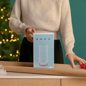 Smeg MFF02CREU milk frother/warmer Automatic milk frother/warmer Cream