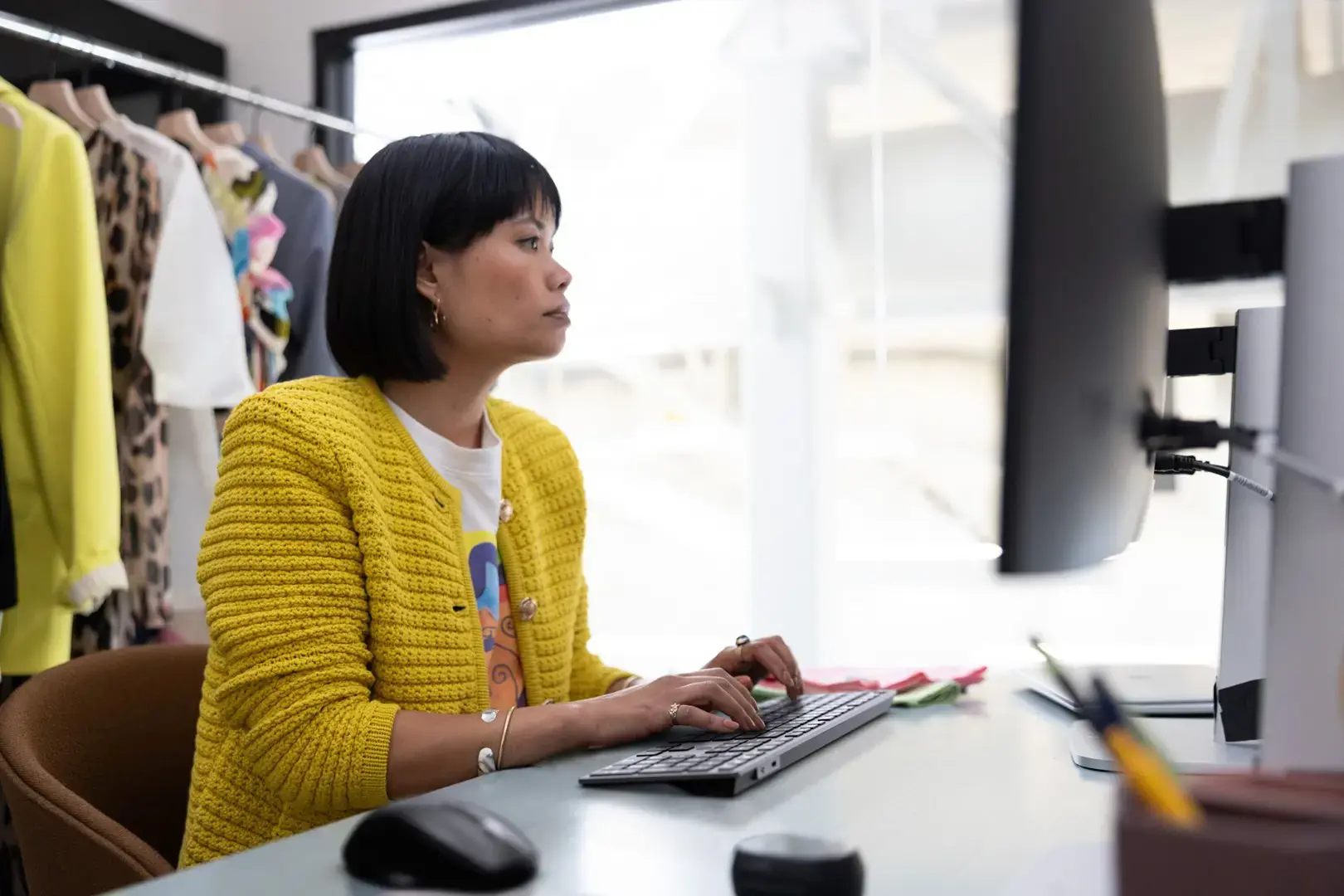 HP 720 Multi-Device Rechargeable Wireless Keyboard and Mouse Combo