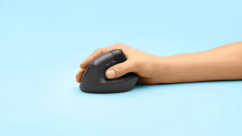 "LOGITECH LIFT" dešinioji vertikalioji ergonominė pelė - GRAFITAS / BLACK - EMEA