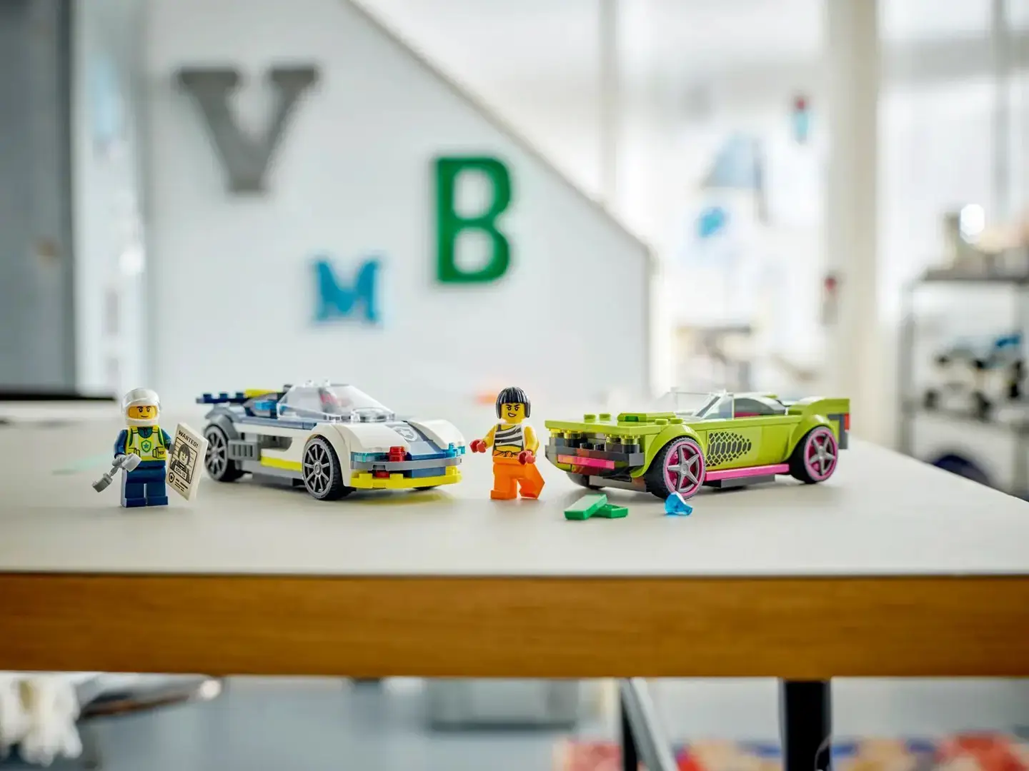 LEGO CITY 60415 POLICE CAR AND MUSCLE CAR CHASE