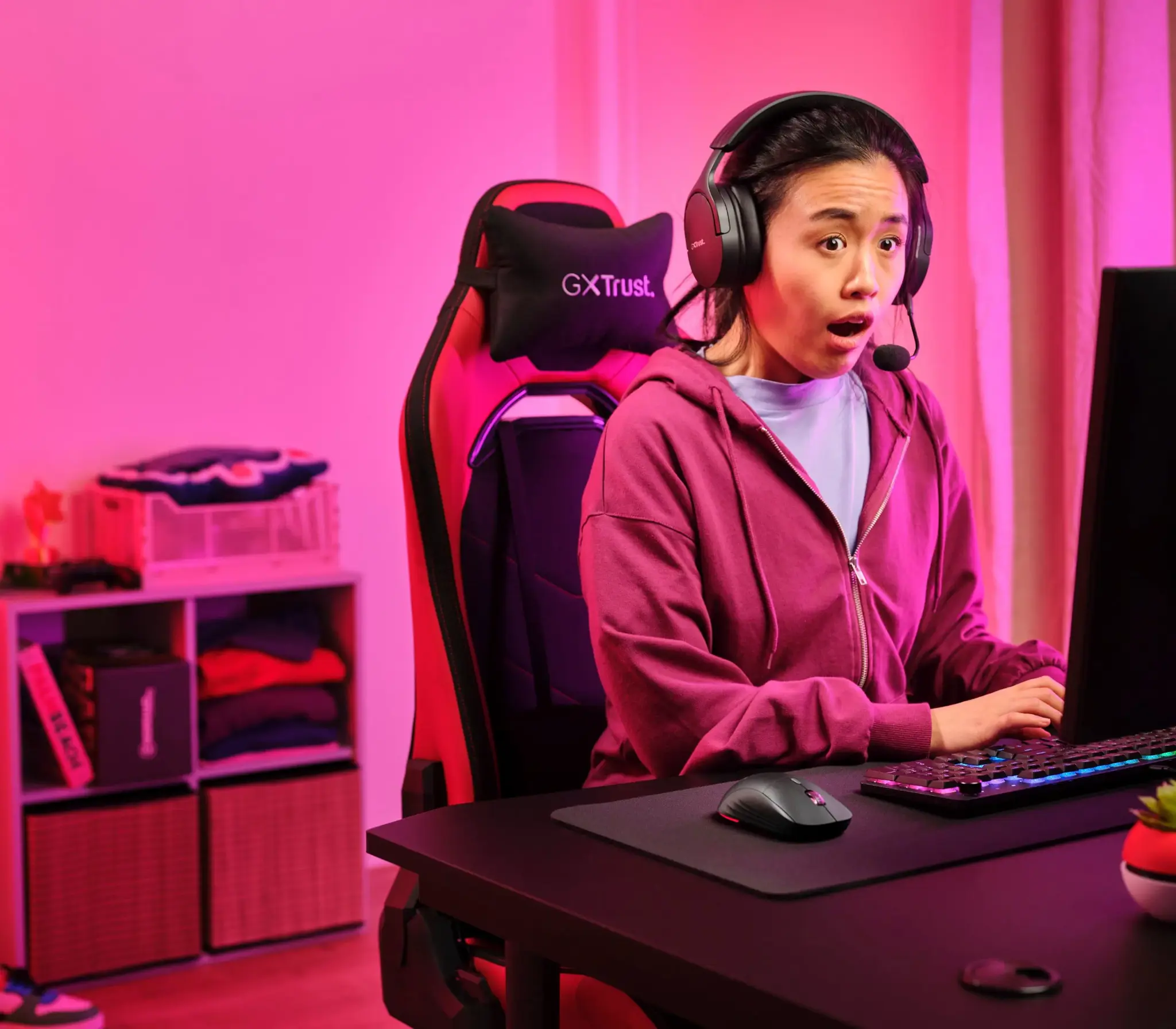 Trust GXT 926 Redex II, Right-hand, Laser, RF Wireless, 10000 DPI, Black