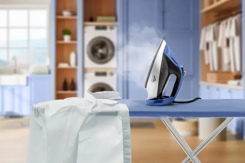ETA Steam Iron | ETA227690000 Chloe | Steam Iron | 2600 W | Water tank capacity 350 ml | Continuous steam 40 g/min | Silver/Blue