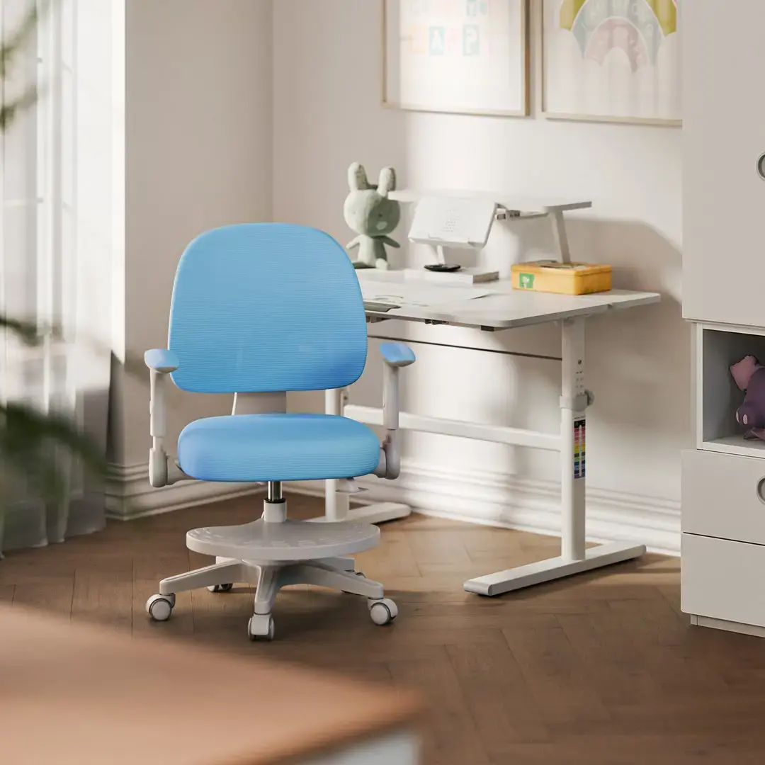 Junior 5.0 Blue swivel chair