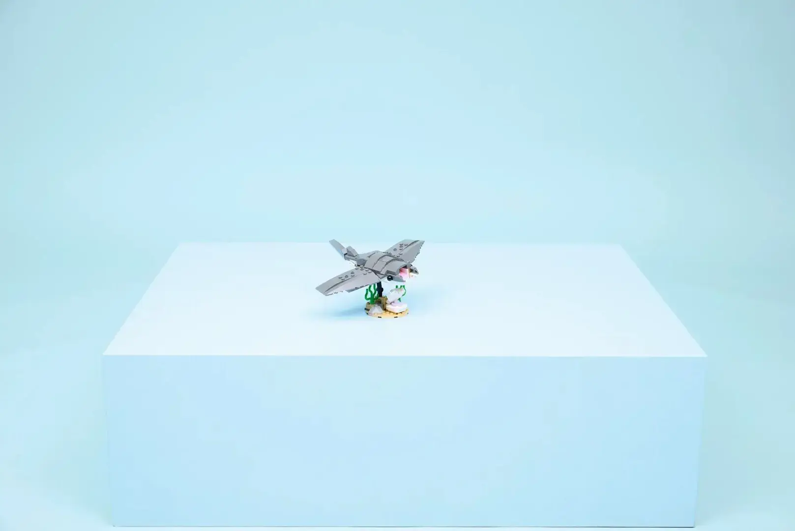 LEGO CREATOR 3 IN 1 31381 Fierce Shark with a Treasure Chest