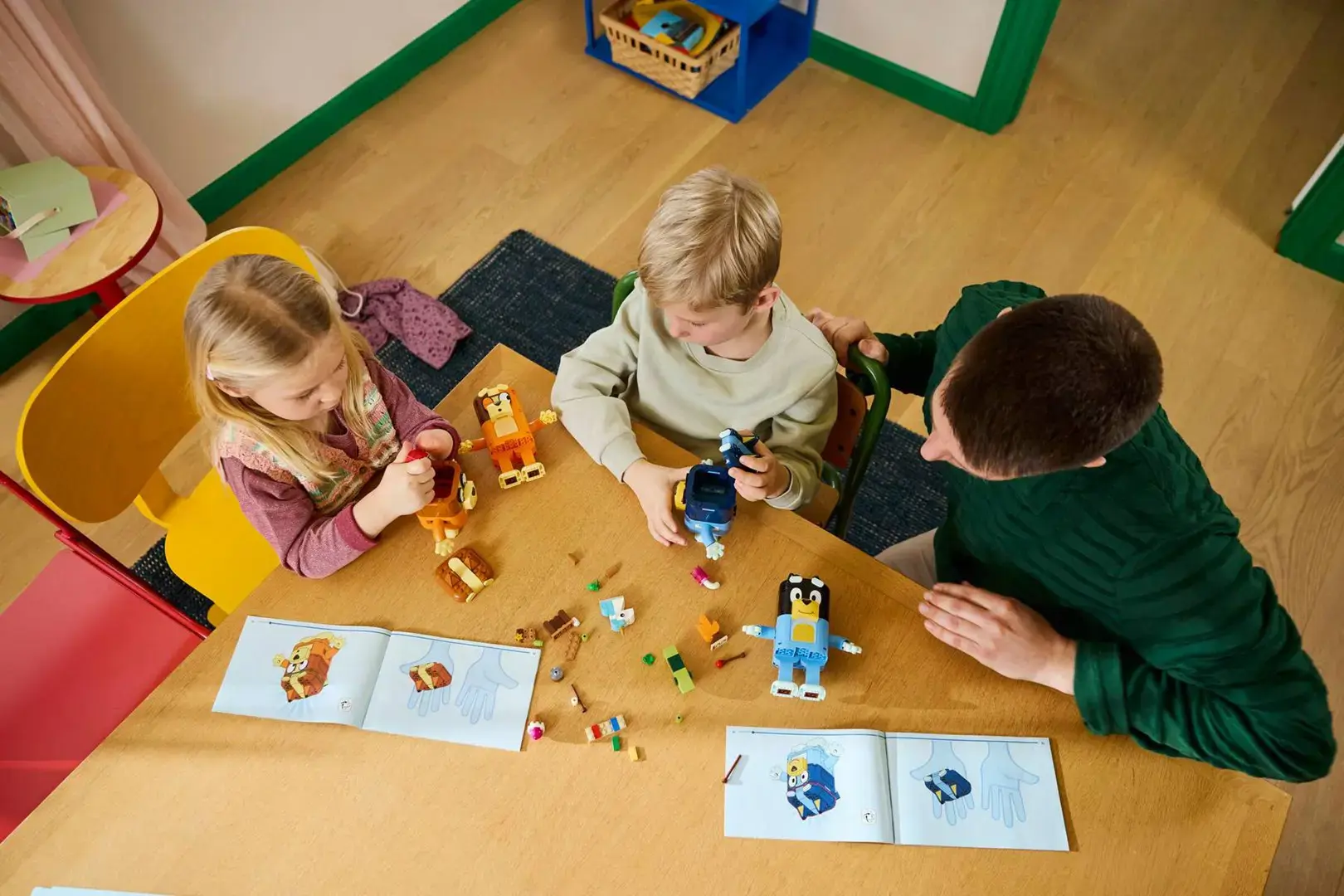 LEGO BLUEY 11217 Brick-Built Bluey Family
