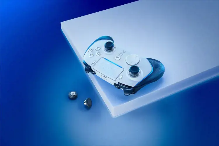 Razer Wolverine V2 Pro Žaidimų pultas laidinis/belaidis, PC, PlayStation 5, Balta/Juoda