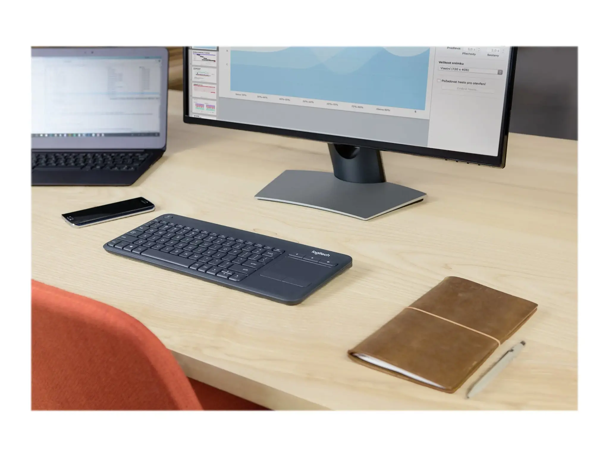 LOGITECH belaidė jutiklinė klaviatūra K400 Plus - INT BLACK