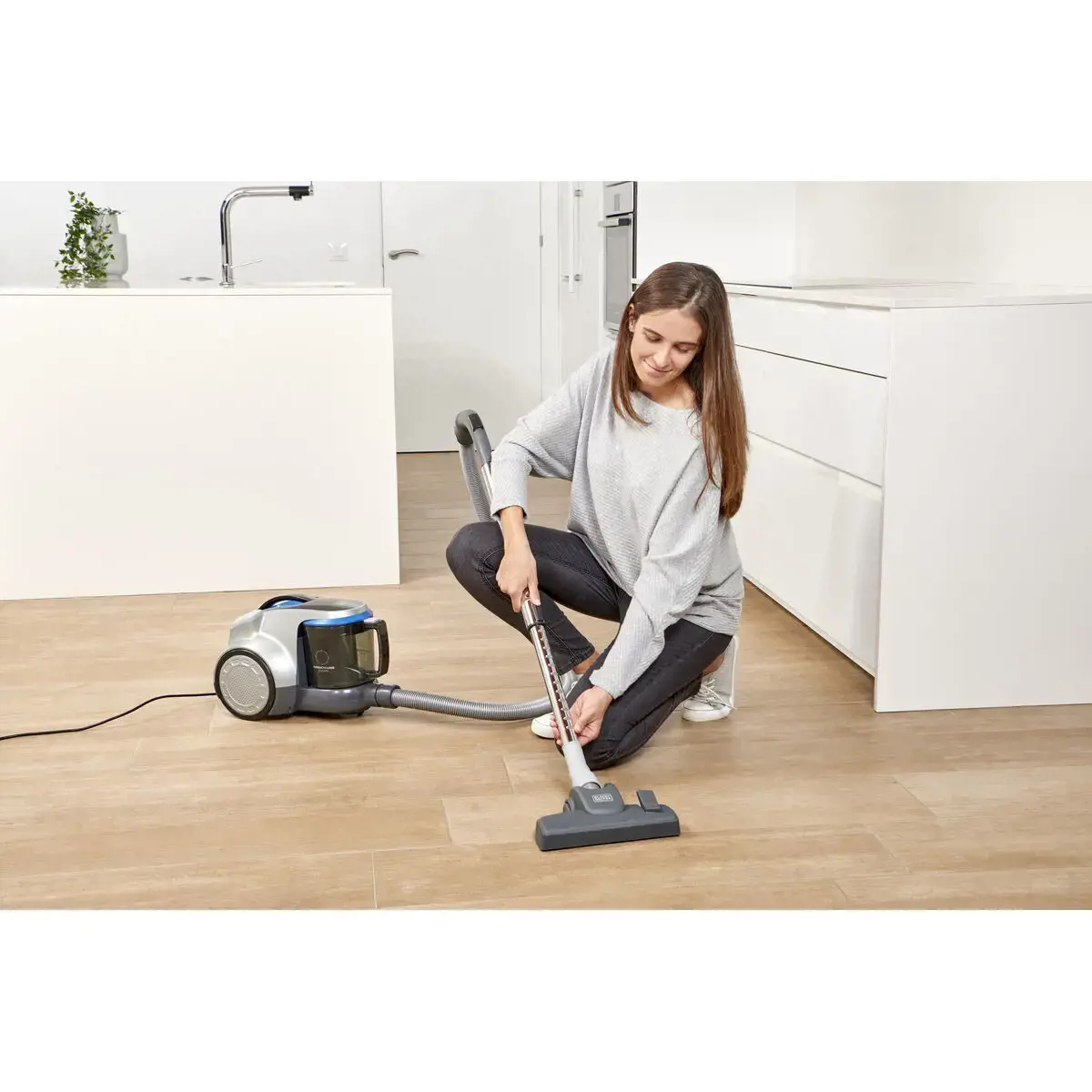 "Black+Decker" BXVML700E dulkių siurblys be maišelio (700 W)