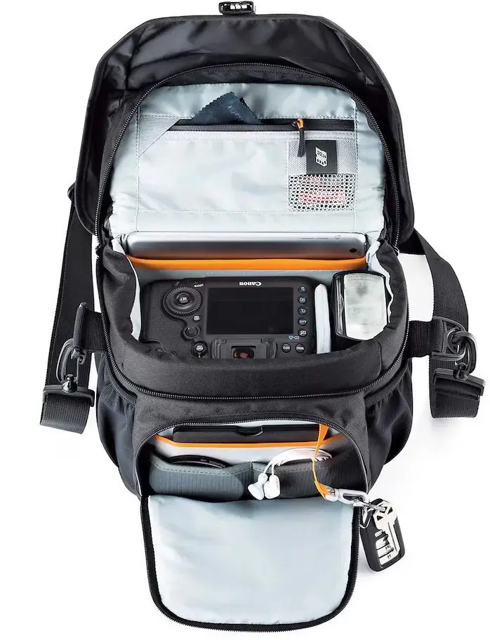 Lowepro fotoaparato krepšys Nova 170 AW II, juodas