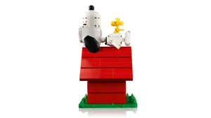 LEGO IDEAS 21368 Peanuts: Snoopy's Doghouse