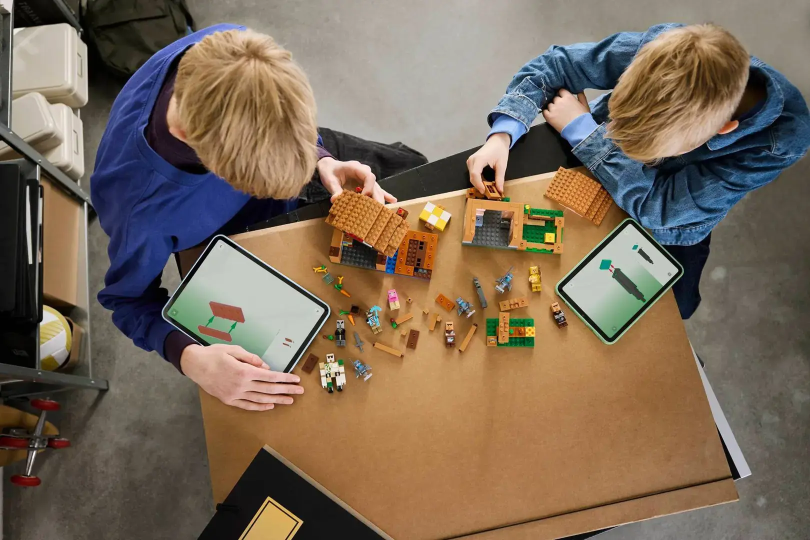 LEGO MINECRAFT 21596 Evoker Village Attack