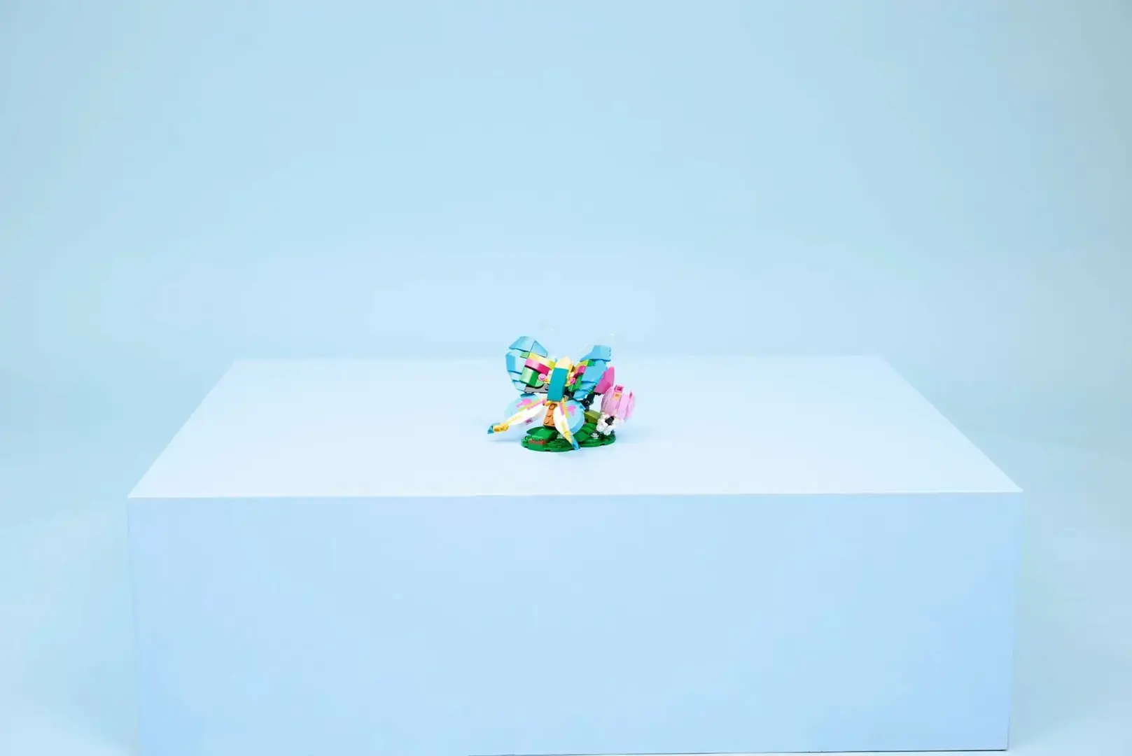 LEGO CREATOR 3 IN 1 31384 Wild Animals: Colorful Hummingbird