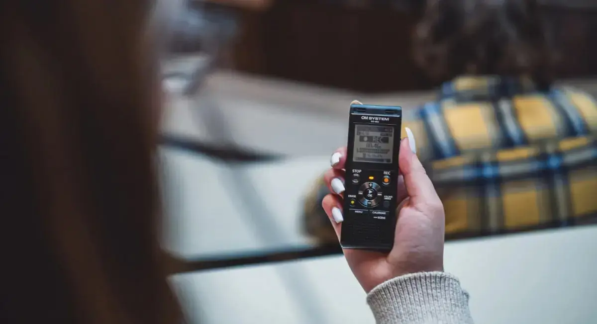 Olympus WS-883 Digital Voice Recorder, Black
