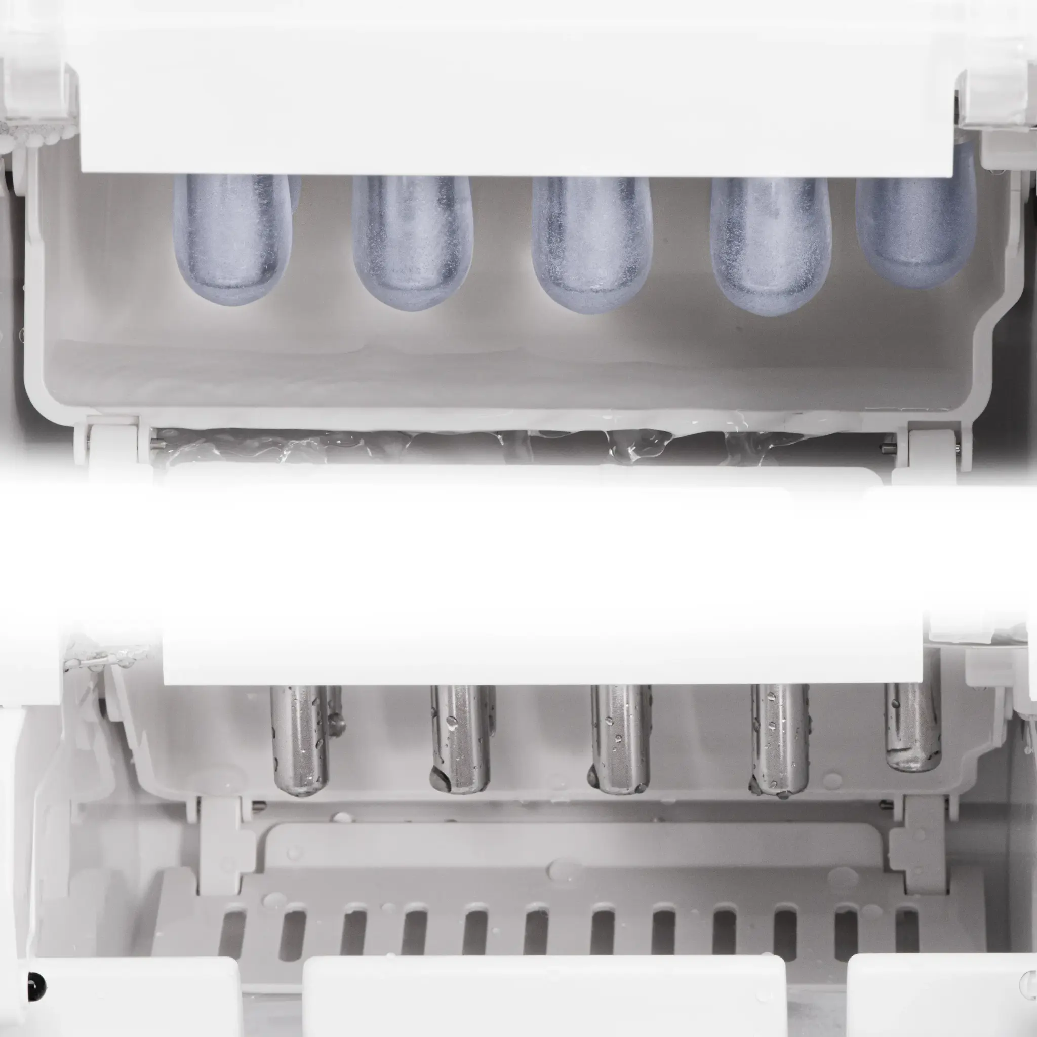 Adler Ice Cube Maker | AD 8800 | Power 105 W | Capacity 1.4 L | White