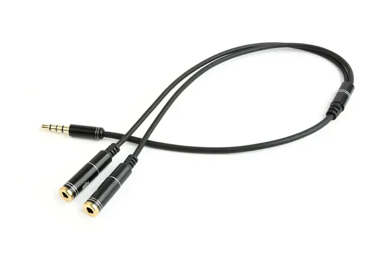 GEMBIRD CCA-417M Gembird adapteris Stereo Mini Jack (M) 4 kontaktų -> 2x Mini Jack (F), metalinis, juodas