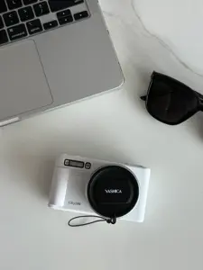 Yashica City 100, white