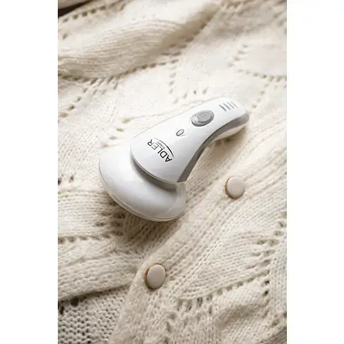 "Adler" pūkelių valytuvas AD 9616, baltas, maitinamas baterijomis