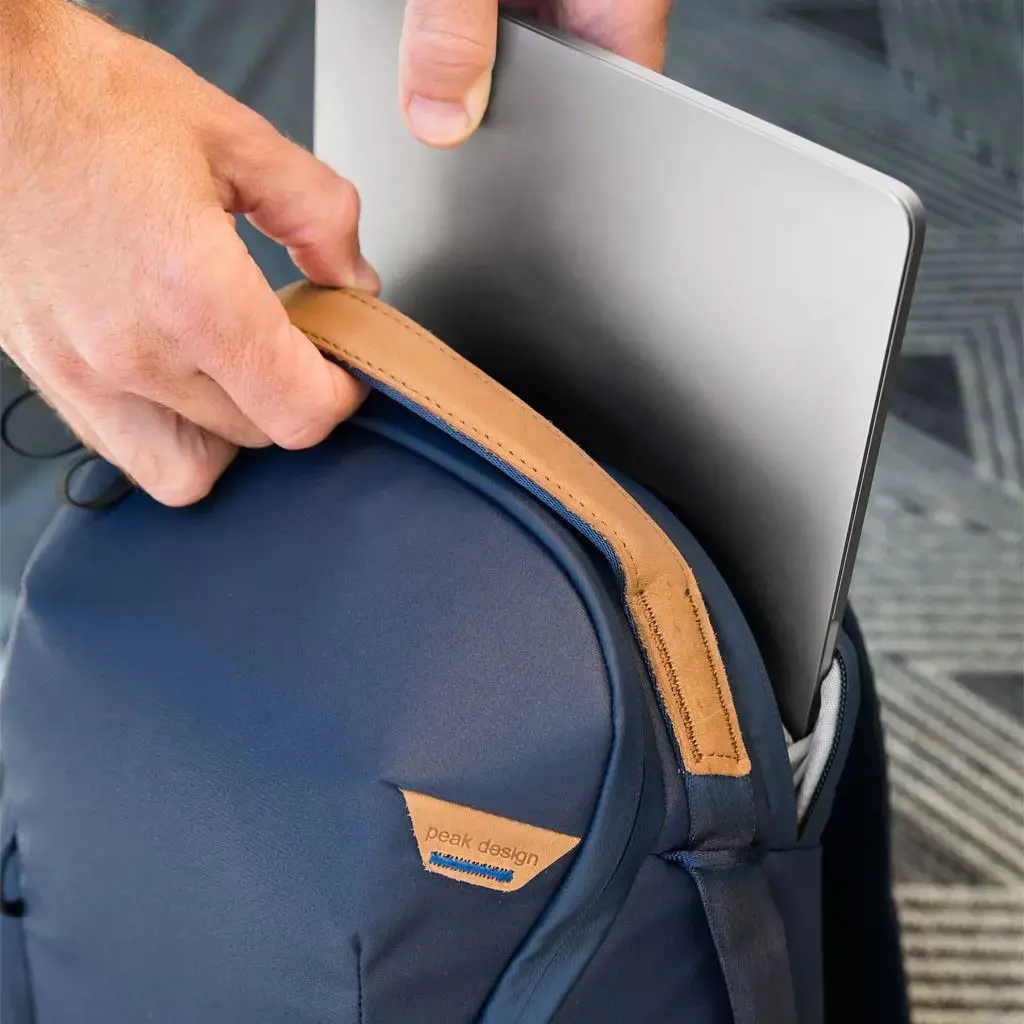 "Peak Design Everyday" kuprinė Zip V2 15L, vidurnaktis