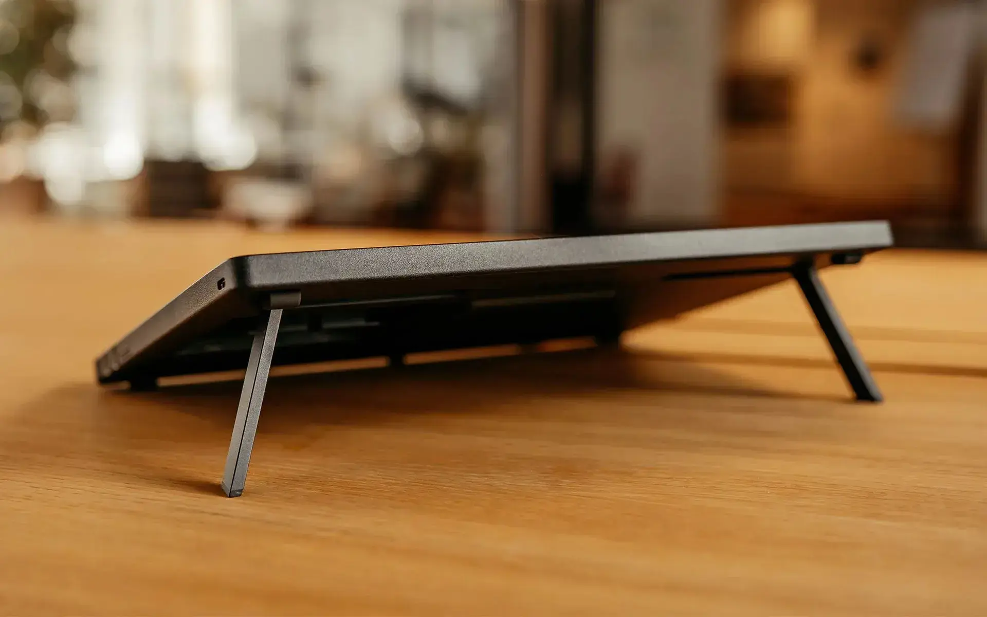 Wacom graphics tablet Cintiq 16 (2025)