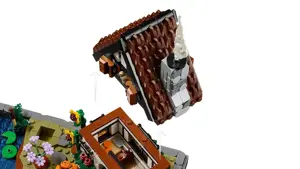 LEGO ICONS 11372 Autumn Cottage Garden