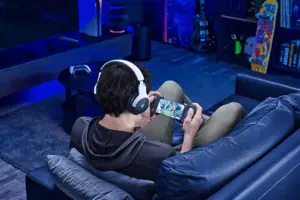 "Razer" žaidimų ausinės "Playstation 5 Kaira Pro" su įmontuotu mikrofonu, juodos/baltos spalvos, belaidės