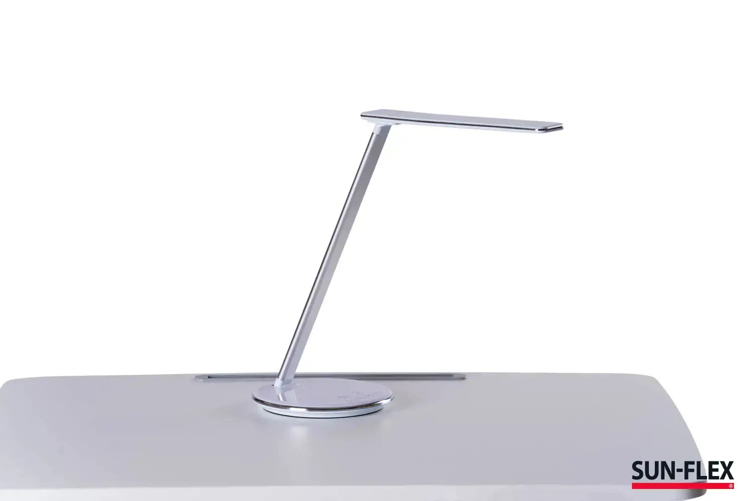 Stalinis šviestuvas  SUN-FLEX®QLITE™ su belaidžiu integruotu telefono įkrovikliu, baltas