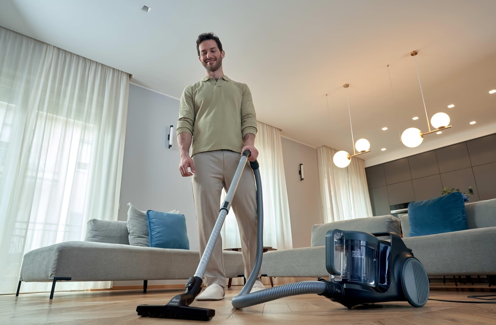 Hoover Vacuum Cleaner | HP210P 011 HP2 Turbo Move | Bagless | Power 800 W | Dust capacity 2.5 L | Urban Black