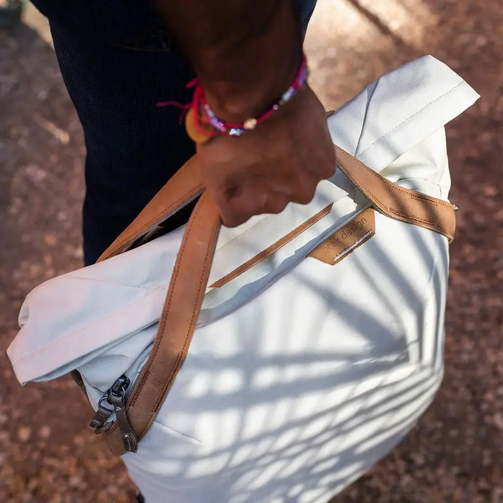 Peak Design kuprinė Everyday Totepack V2 20L, kaulo spalvos