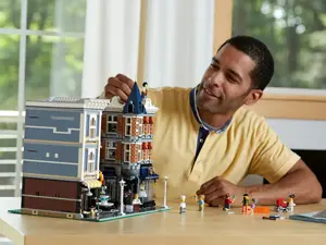 LEGO CREATOR EXPERT 10255 surinkimo aikštelė