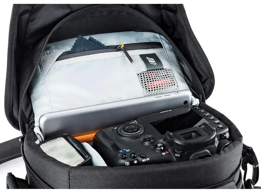Lowepro fotoaparato krepšys Nova 160 AW II, juodas