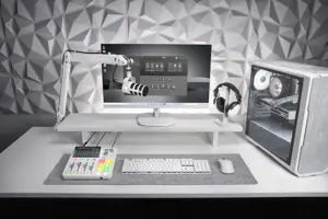 RØDE PodMic USB White - dynamic microphone for podcasting