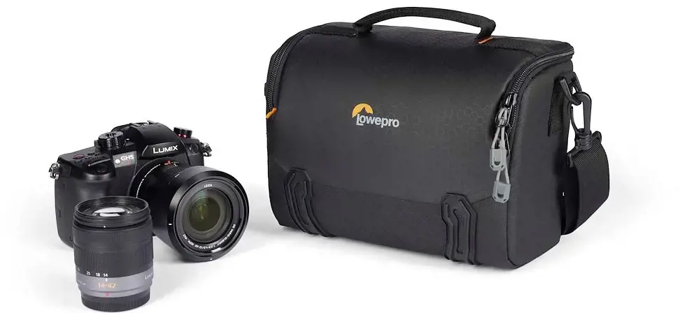 Lowepro camera bag Adventura SH 140 III, black