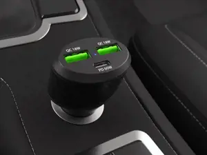 NATEC automobilinis įkroviklis Coney 2x USB 1x USB-C PD 3.0 84W QC3.0
