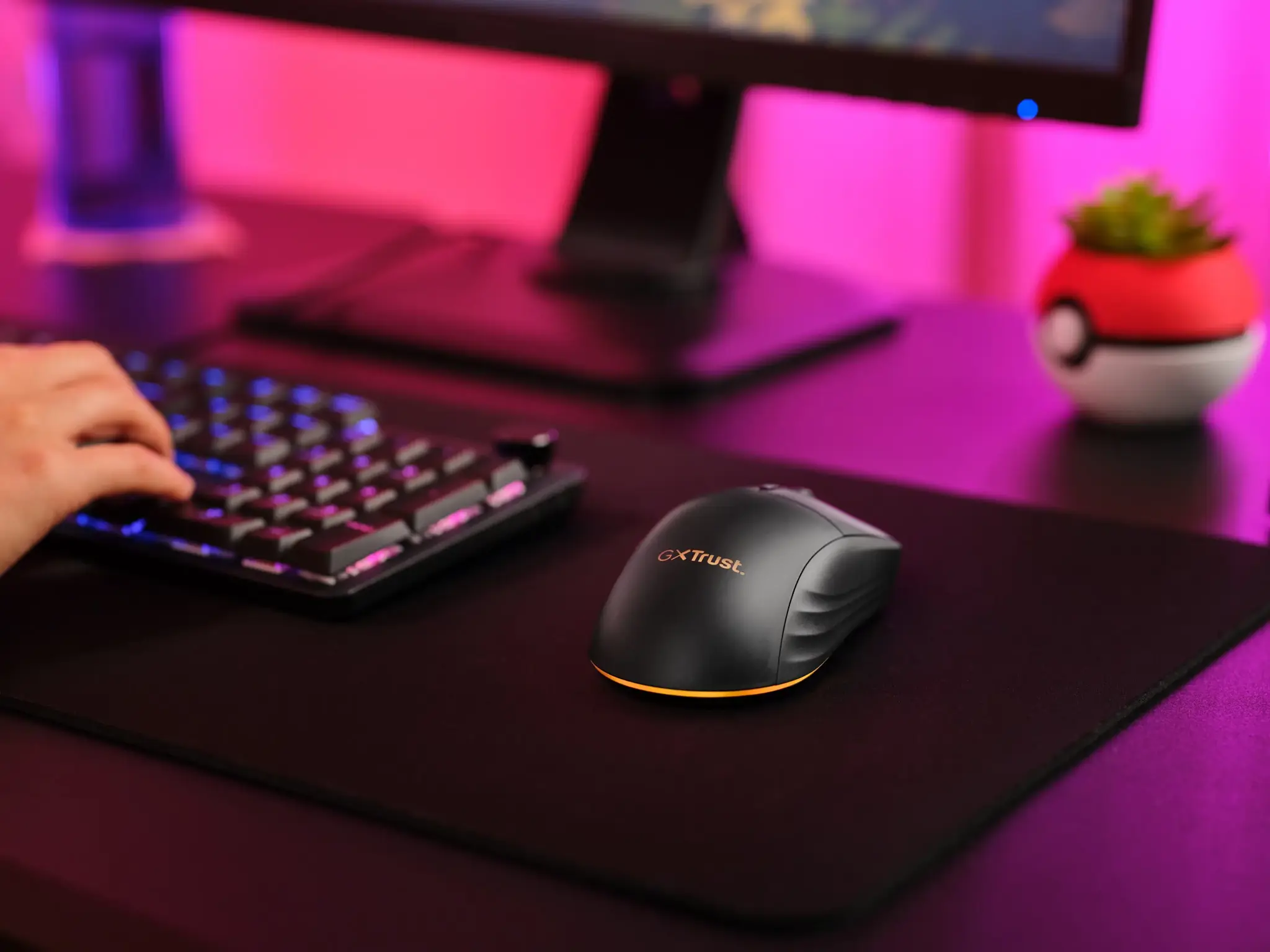 Trust GXT 927 Redex+, Right-hand, Laser, RF Wireless + USB Type-A, 25600 DPI, Black