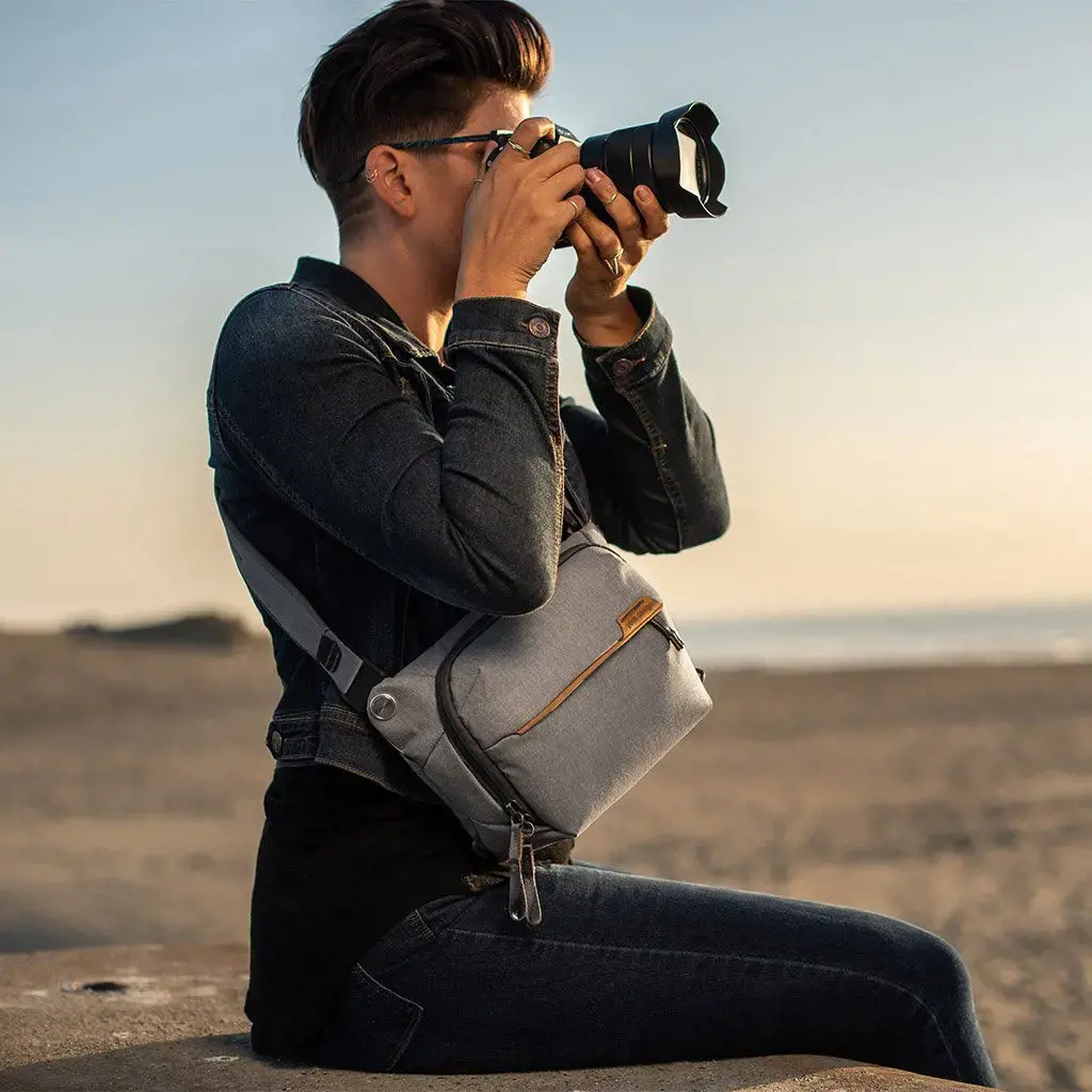 "Peak Design Everyday Sling V2 3L", pelenų spalvos