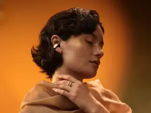 Bose wireless earbuds Ultra Open Earbuds, desert gold