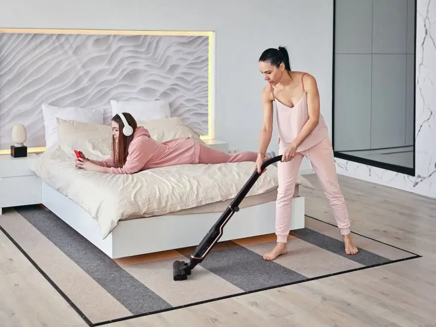 OB90 ELDOM, VESS upright vacuum cleaner, cordless, electric brush