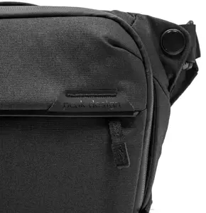 "Peak Design Everyday Sling V2 10L", juoda